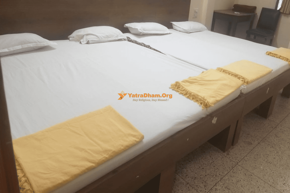 4 Bed AC Room