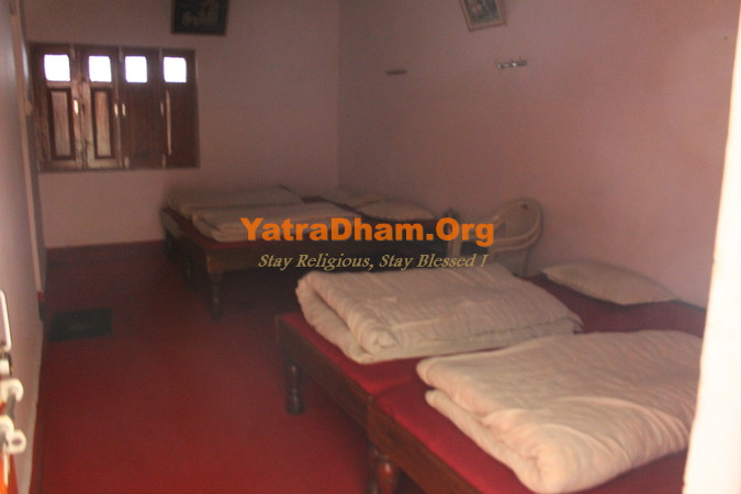3 Bed AC Room